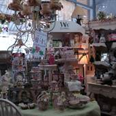 Mothers and Daughters Antique and Gift Shop