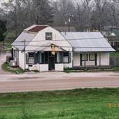 Roberto's River Road Restaurant